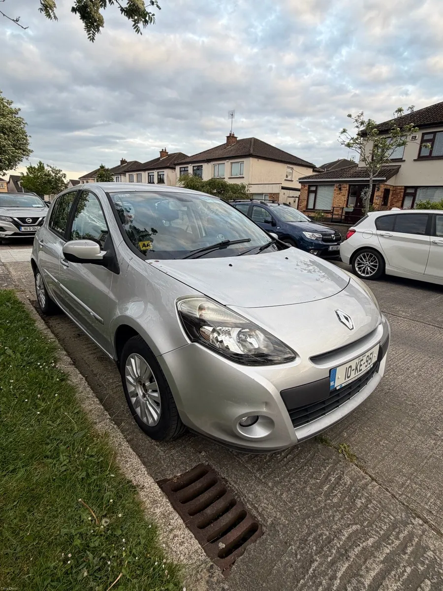 Renault Clio 2010 - Image 1