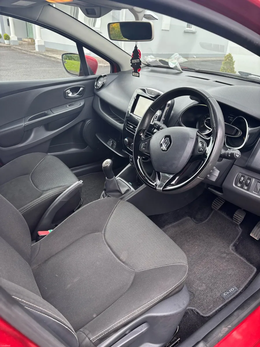 Car - Image 3