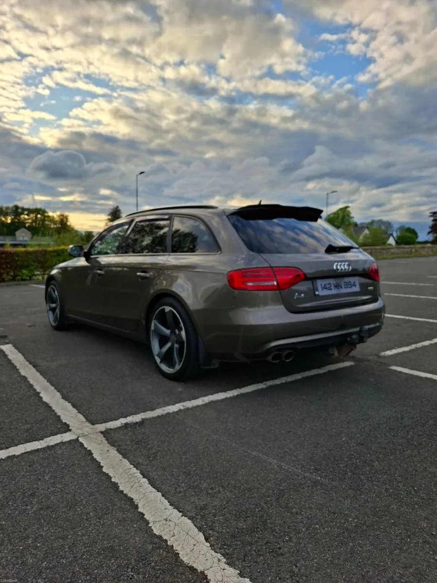 Audi A4 2014 - Image 2