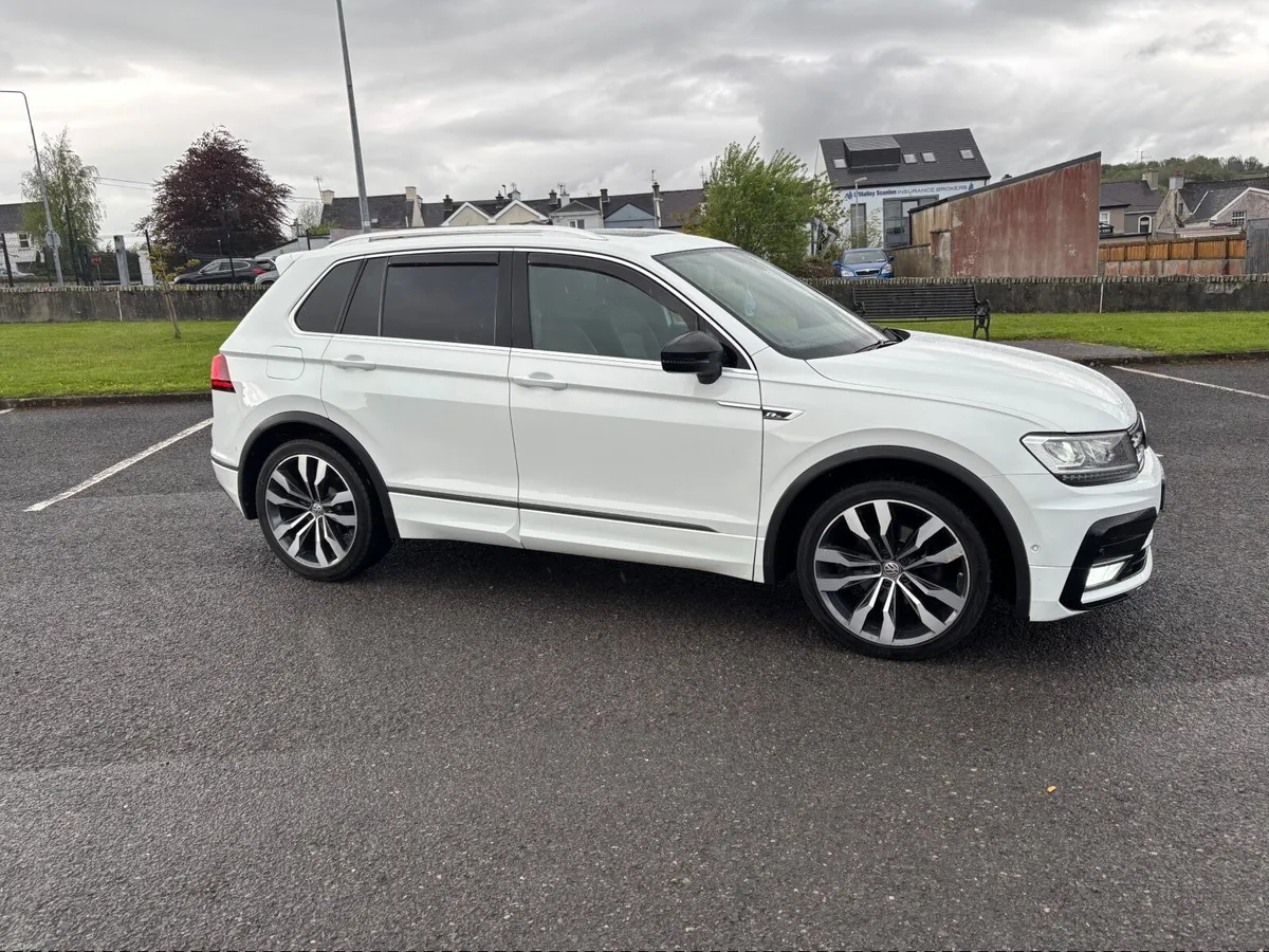 Volkswagen Tiguan 2017 - Image 2