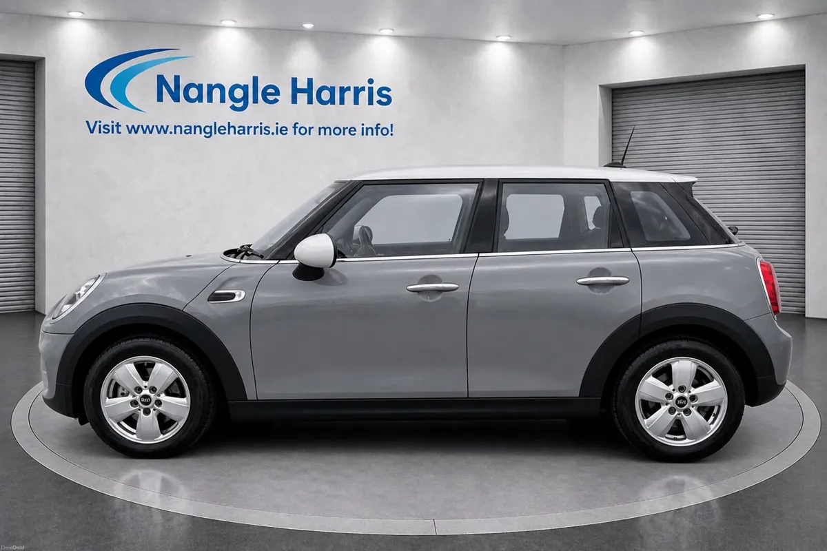 Mini Cooper ONE OWNER. - Image 2