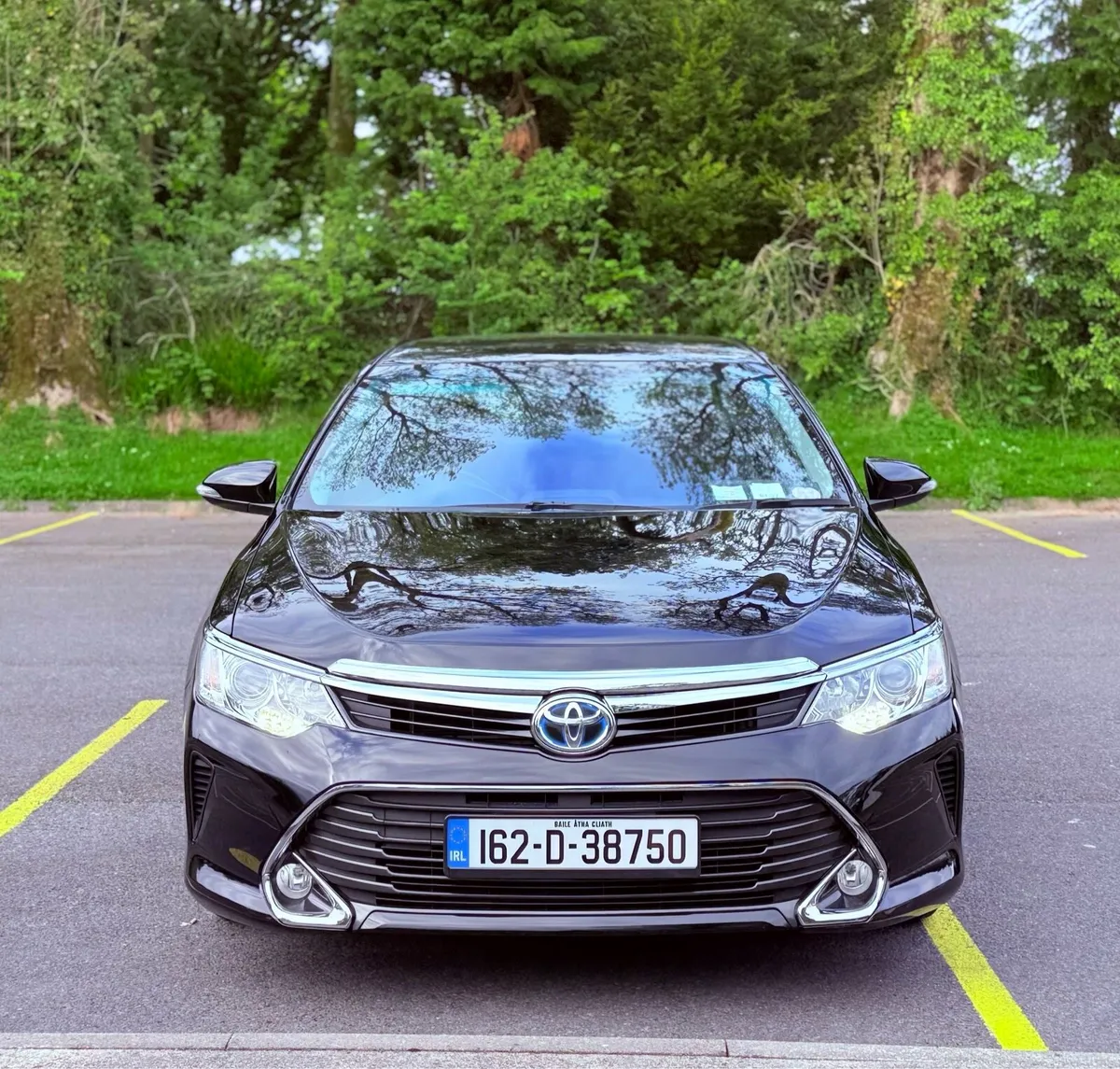 Toyota Camry Hybrid - Image 2