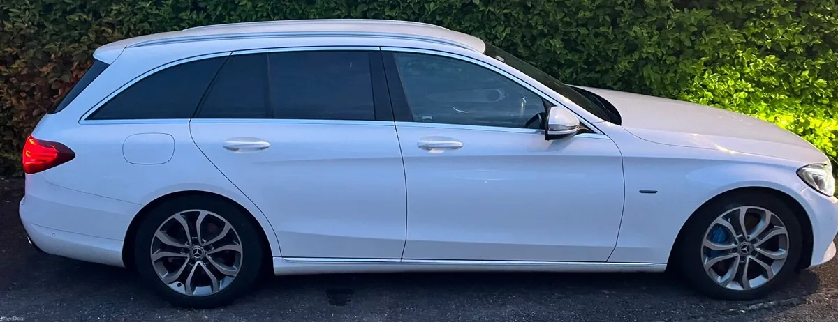 Mercedes-Benz C-Class C350e 2017 - Image 2