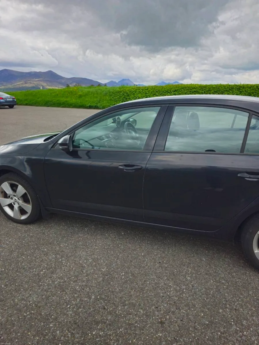 SKODA OCTAVIA ELEGANCE 1.2 TSI - Image 2