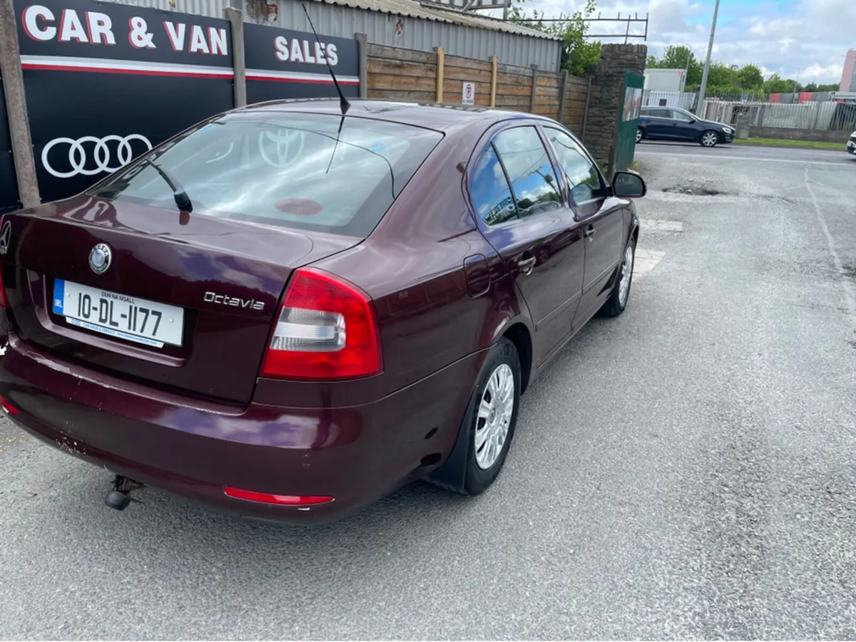 Skoda Octavia AMBIENTE 1.6 CR TDI 105HP 5DR - Image 4
