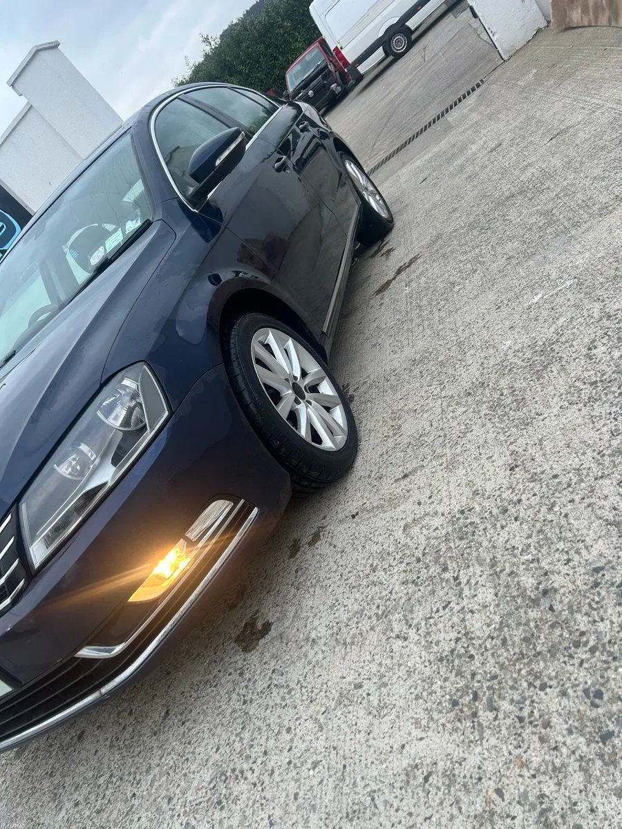 Volkswagen Passat - Image 3