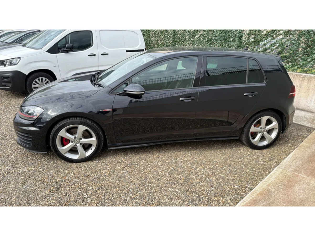 Volkswagen Golf 2.0 GTI DSG - Image 3