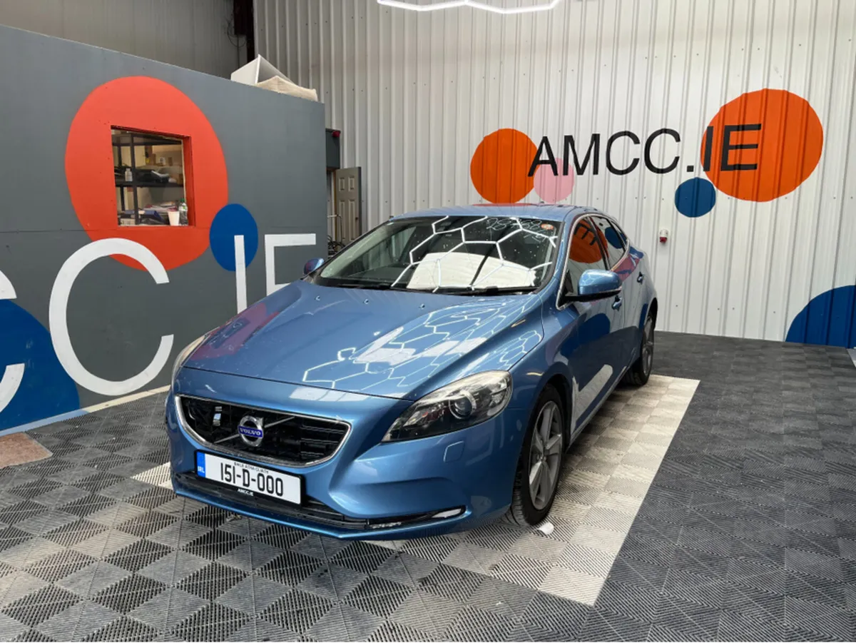 Volvo V40 2015 VOLVO V40 T4 SE 1.6 AUTOMATIC / CRU - Image 4