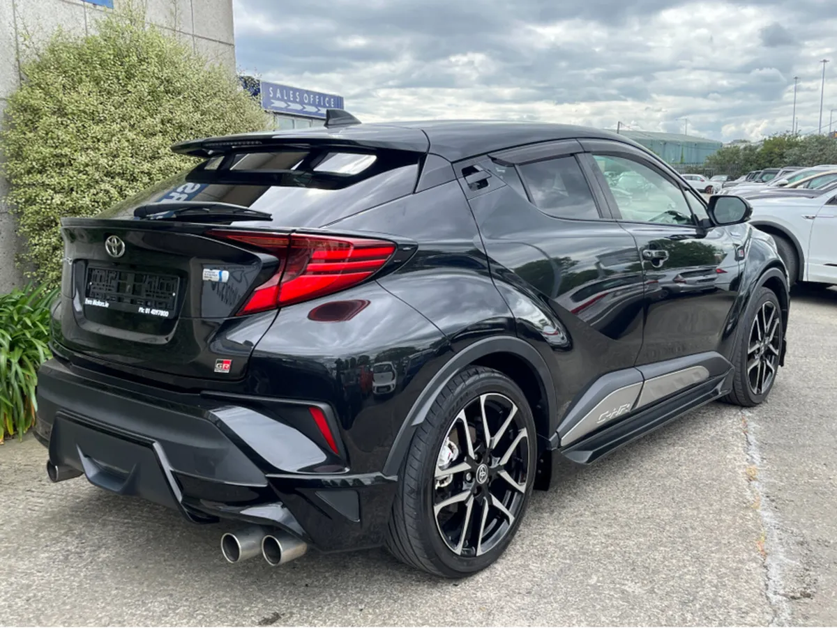 Toyota C-HR GR SPORT AUTOMATIC HYBRID 1.8 PETROL / - Image 4