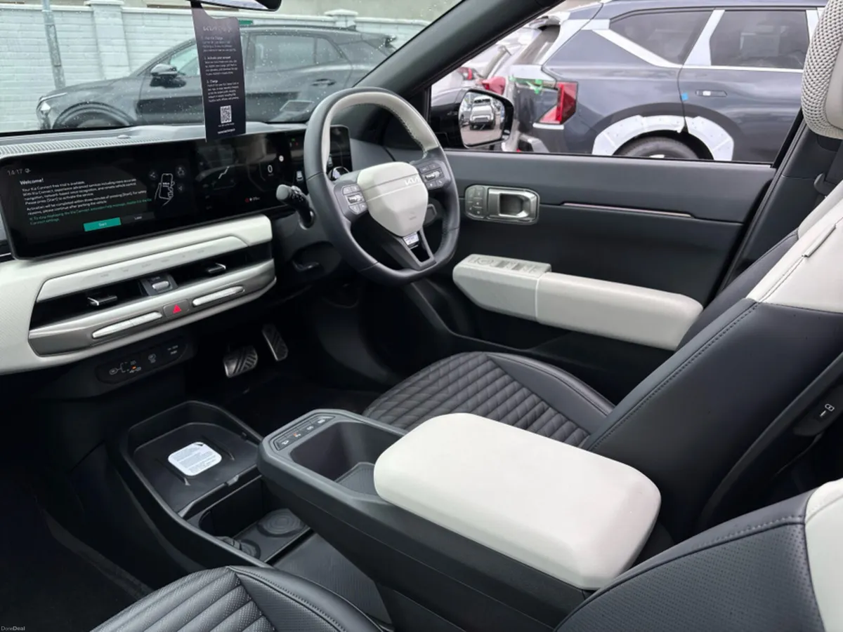 Kia EV4 Hatchback Gt LINE - Image 4
