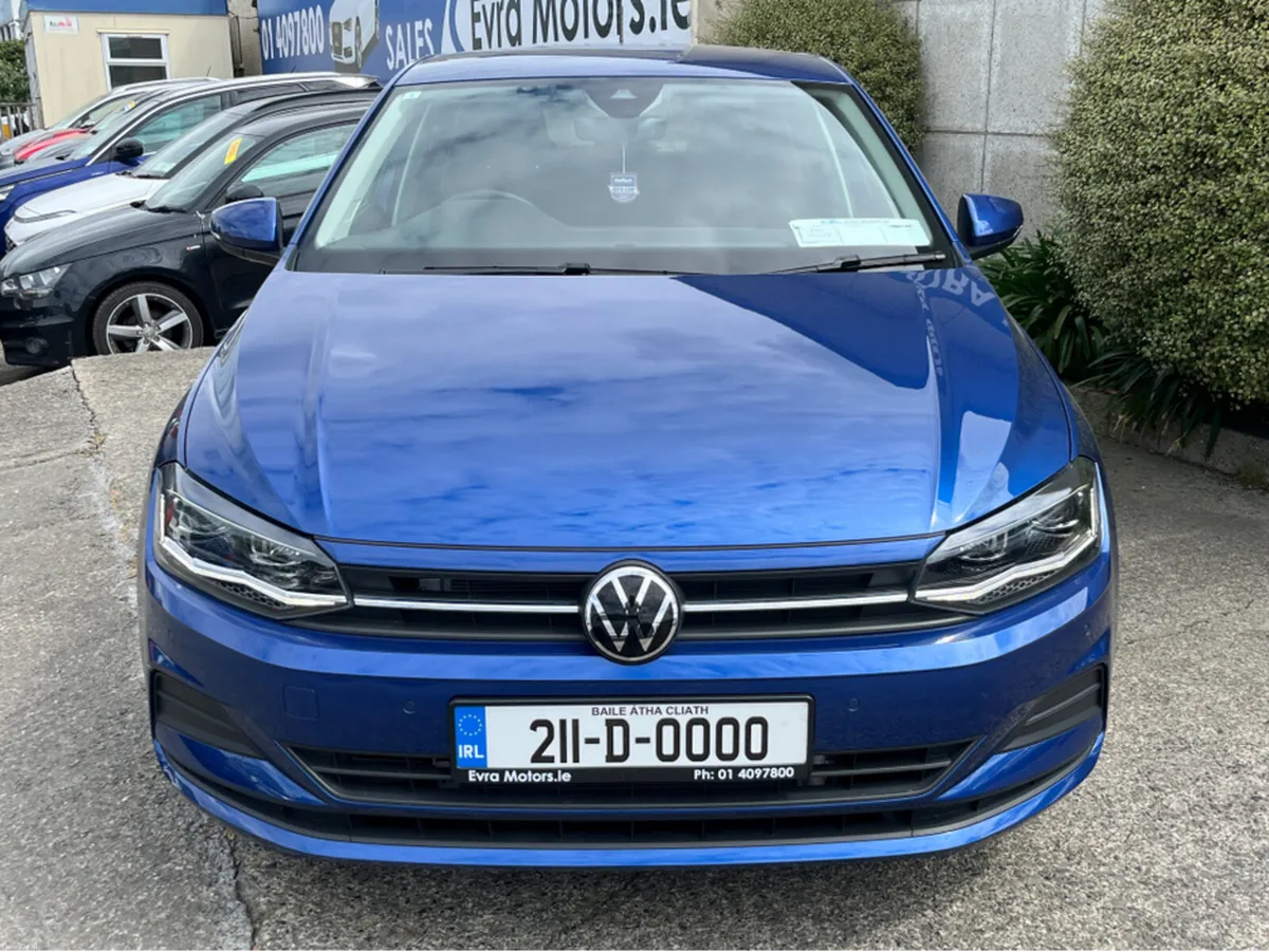 Volkswagen Polo COMFORTLINE AUTOMATIC 1.0 PETROL / - Image 2