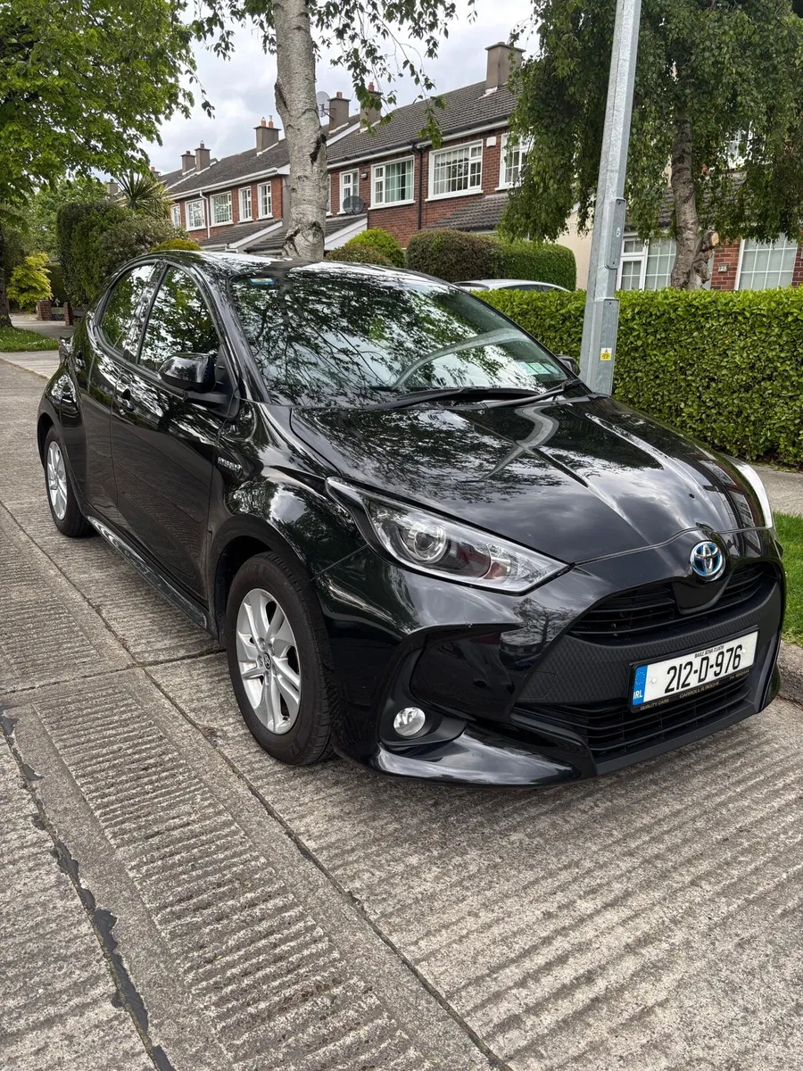 2021 Toyota Yaris Luna 1.5 Hybrid Automatic - Image 4