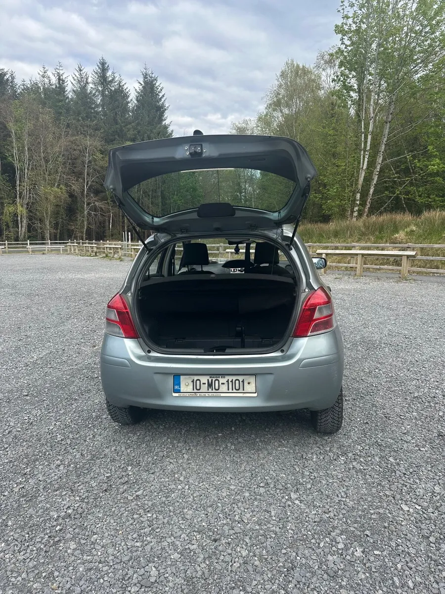 Toyota Yaris 2010 - Image 4