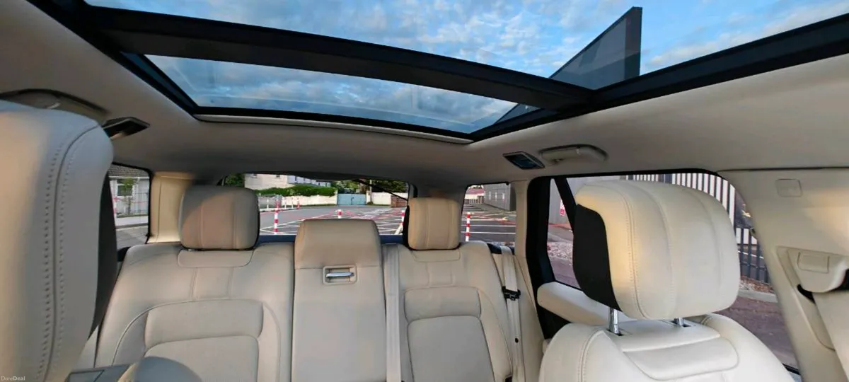 2021 Range Rover Vogue - Luxury Spec | Warranty - Image 4