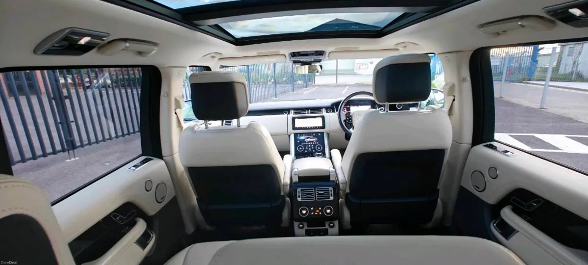 2021 Range Rover Vogue - Luxury Spec | Warranty - Image 6
