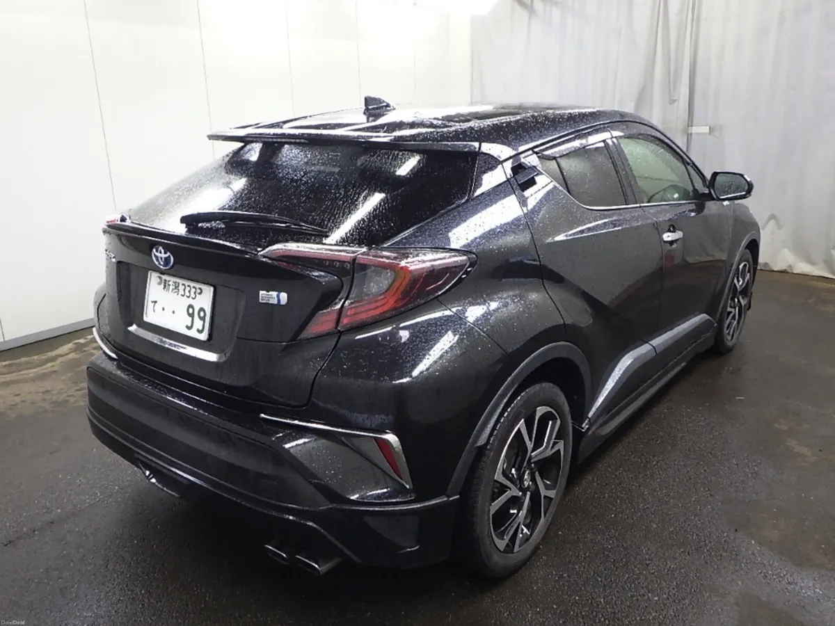 Toyota C-HR Hybrid - Image 2