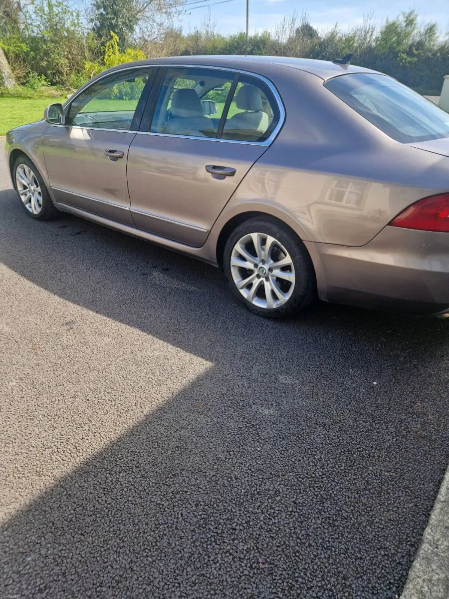 Skoda Superb Automatic 4x4 DSG 1.9 TDI 170 BHP - Image 3