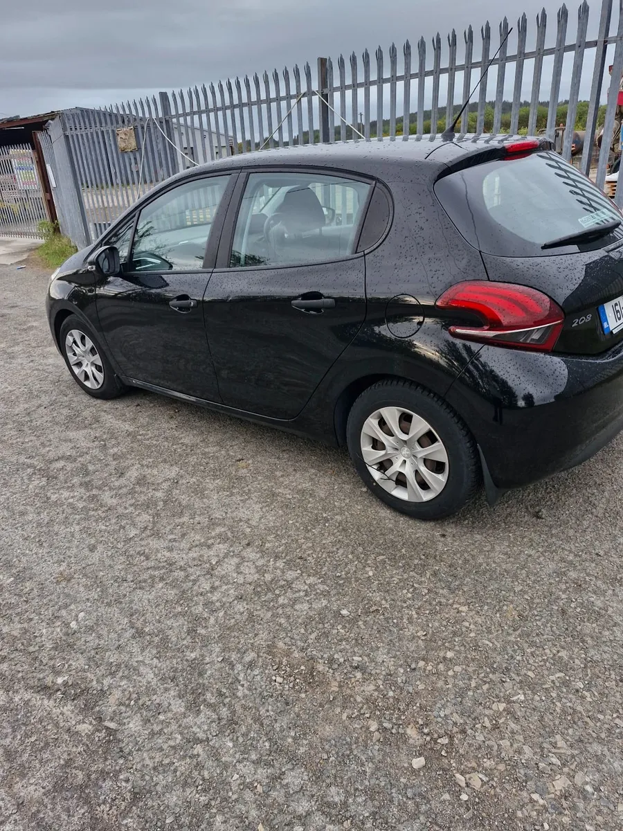 Peugeot 208 2016 - Image 4