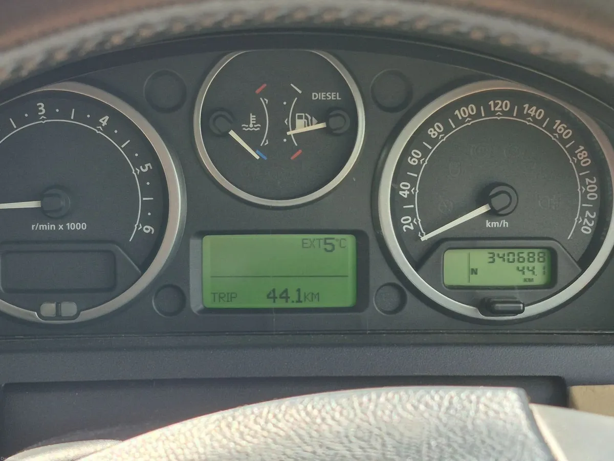 Land Rover Discovery 2005 - Image 2