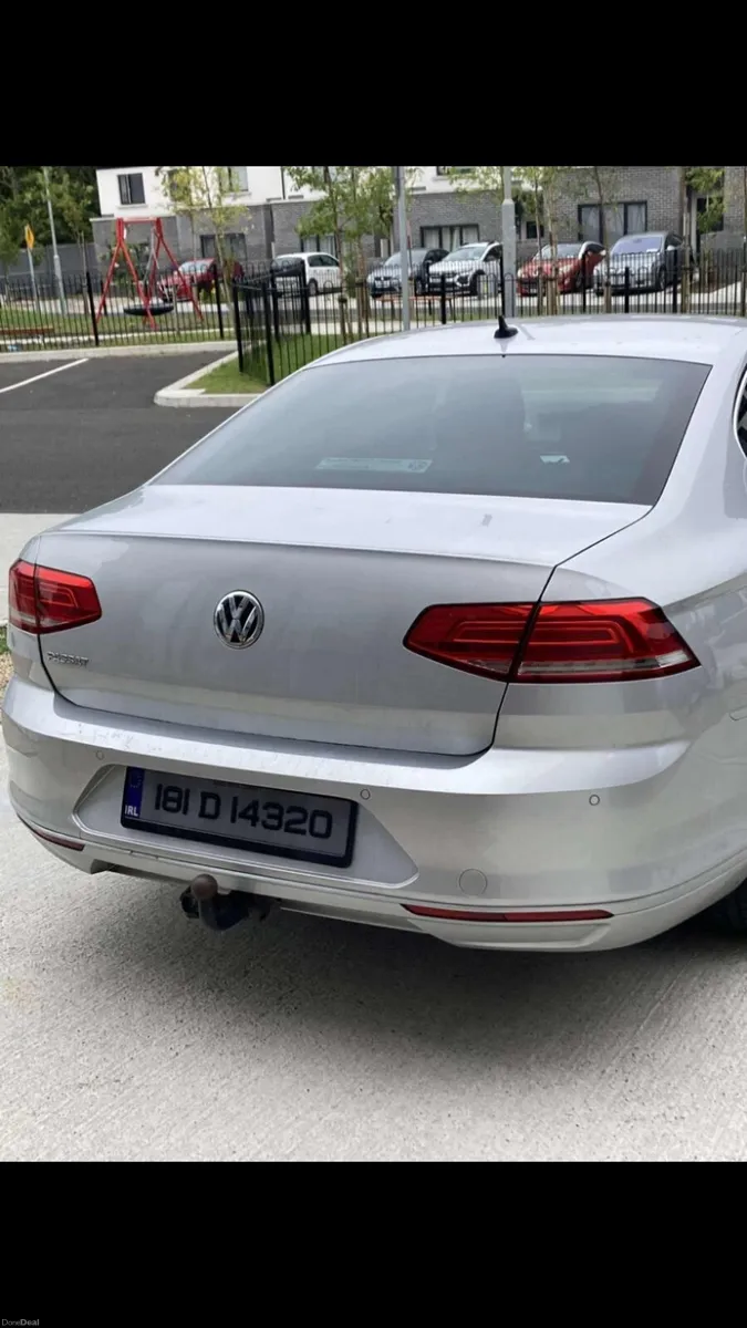 Volkswagen Passat 2018 - Image 2