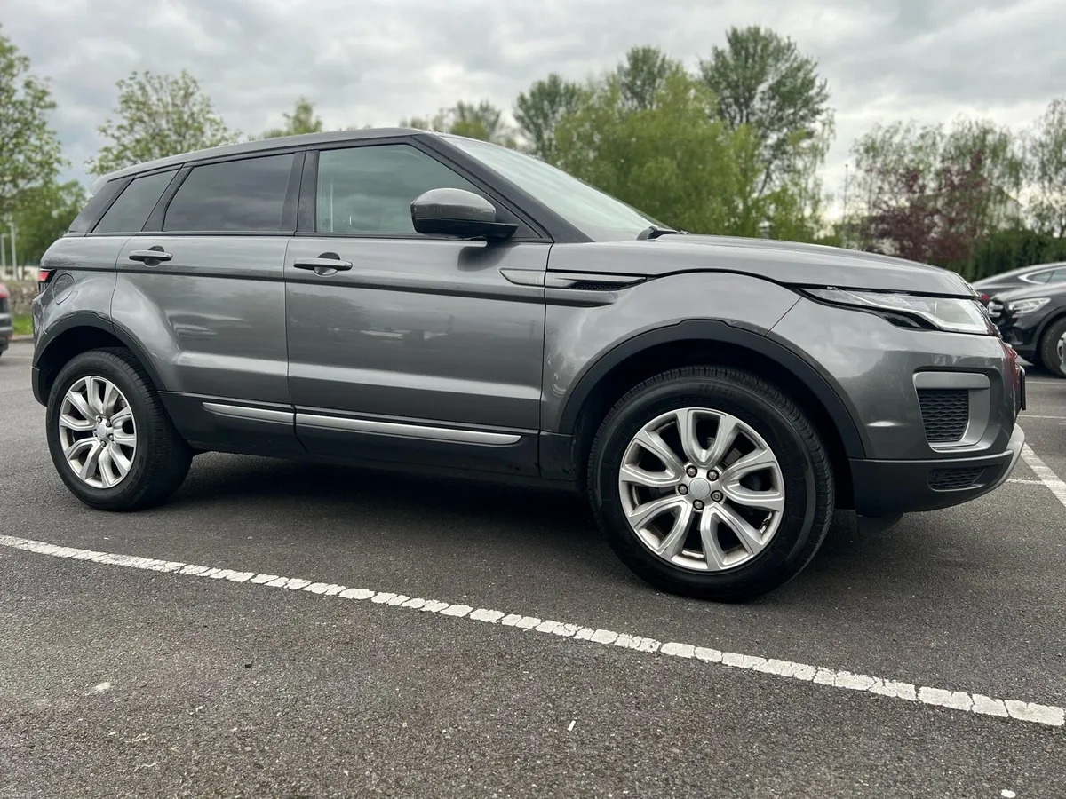 Range Rover Evoque manual New NCT perfect condit - Image 3