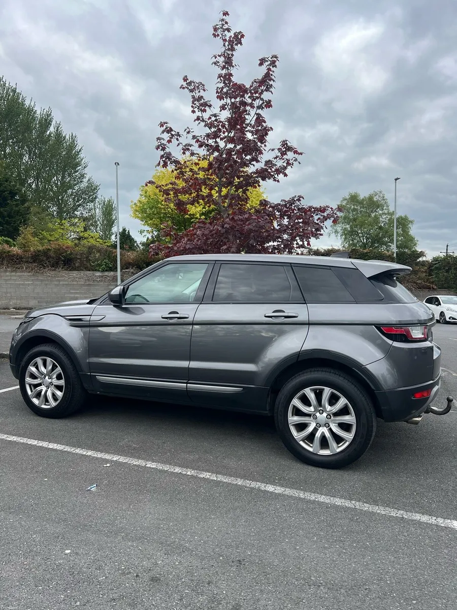 Range Rover Evoque manual New NCT perfect condit - Image 4
