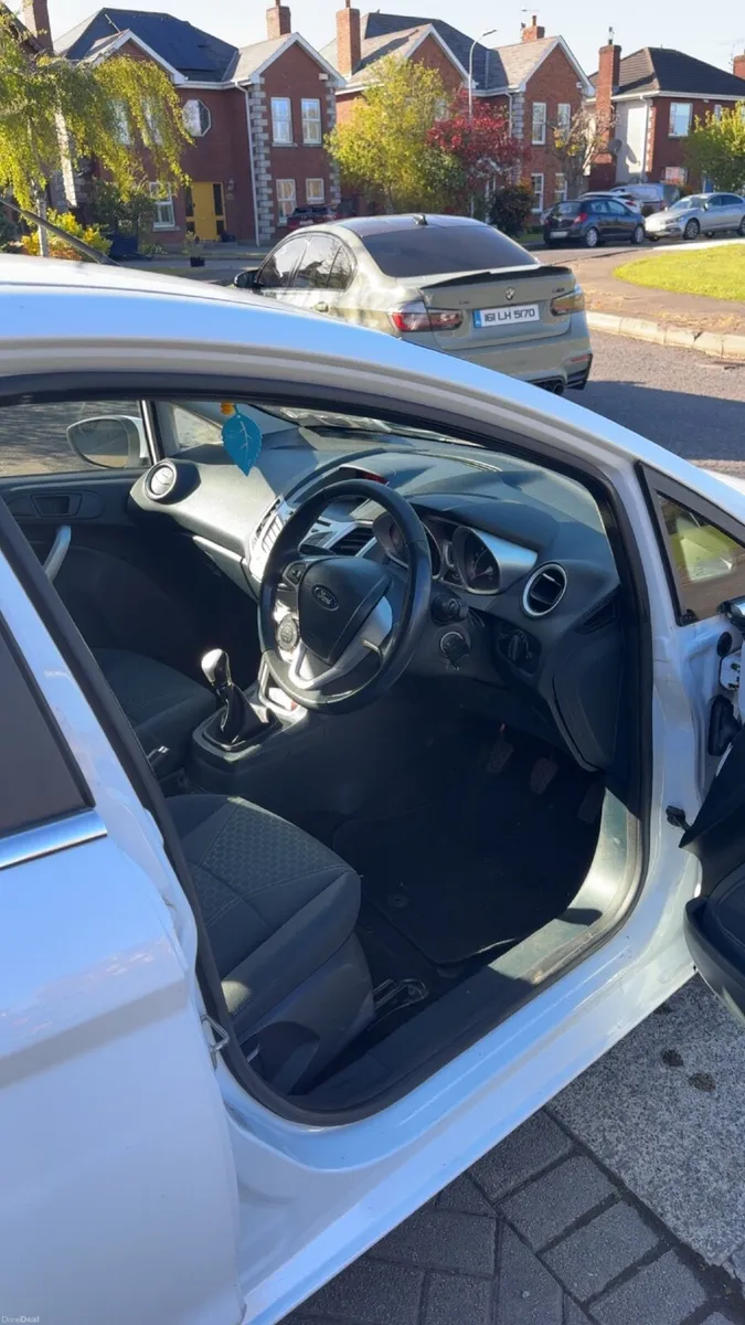 Ford Fiesta 2011 - Image 4