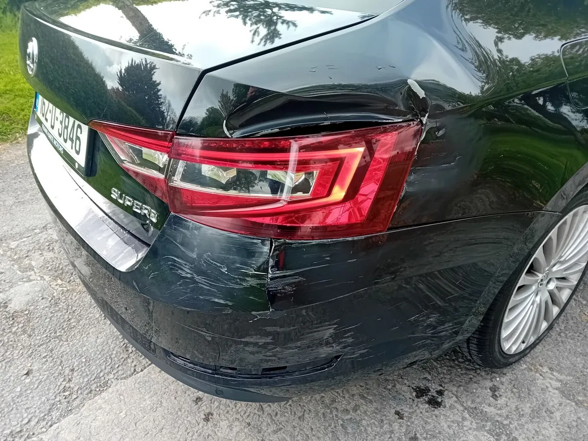 Skoda Superb 2016 Automatic- Light Damage - Image 4
