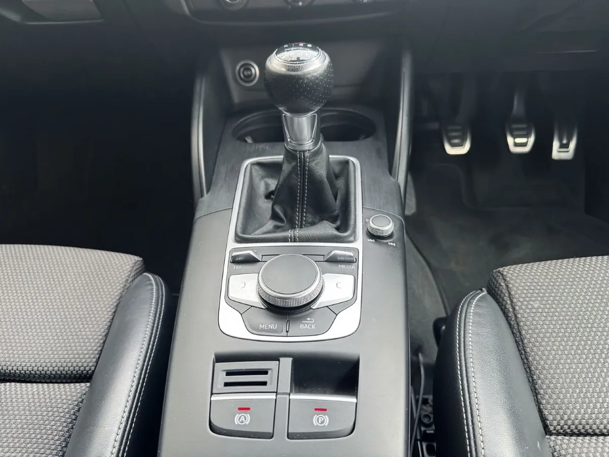 A3 S-Line Black edition  1.0 TFSI - Image 3
