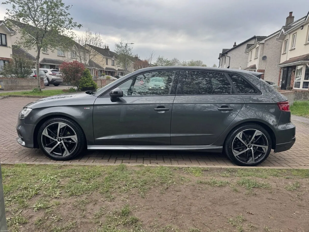 A3 S-Line Black edition  1.0 TFSI - Image 4