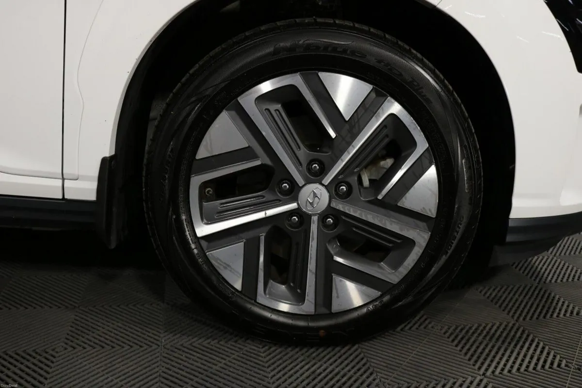 Hyundai KONA ELECTRIC REMIUM 64 KwH EV - Image 4
