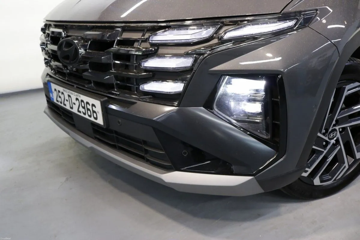 Hyundai Tucson PHEV PLATINUM 1.6L PETROL AUTOMATIC - Image 4