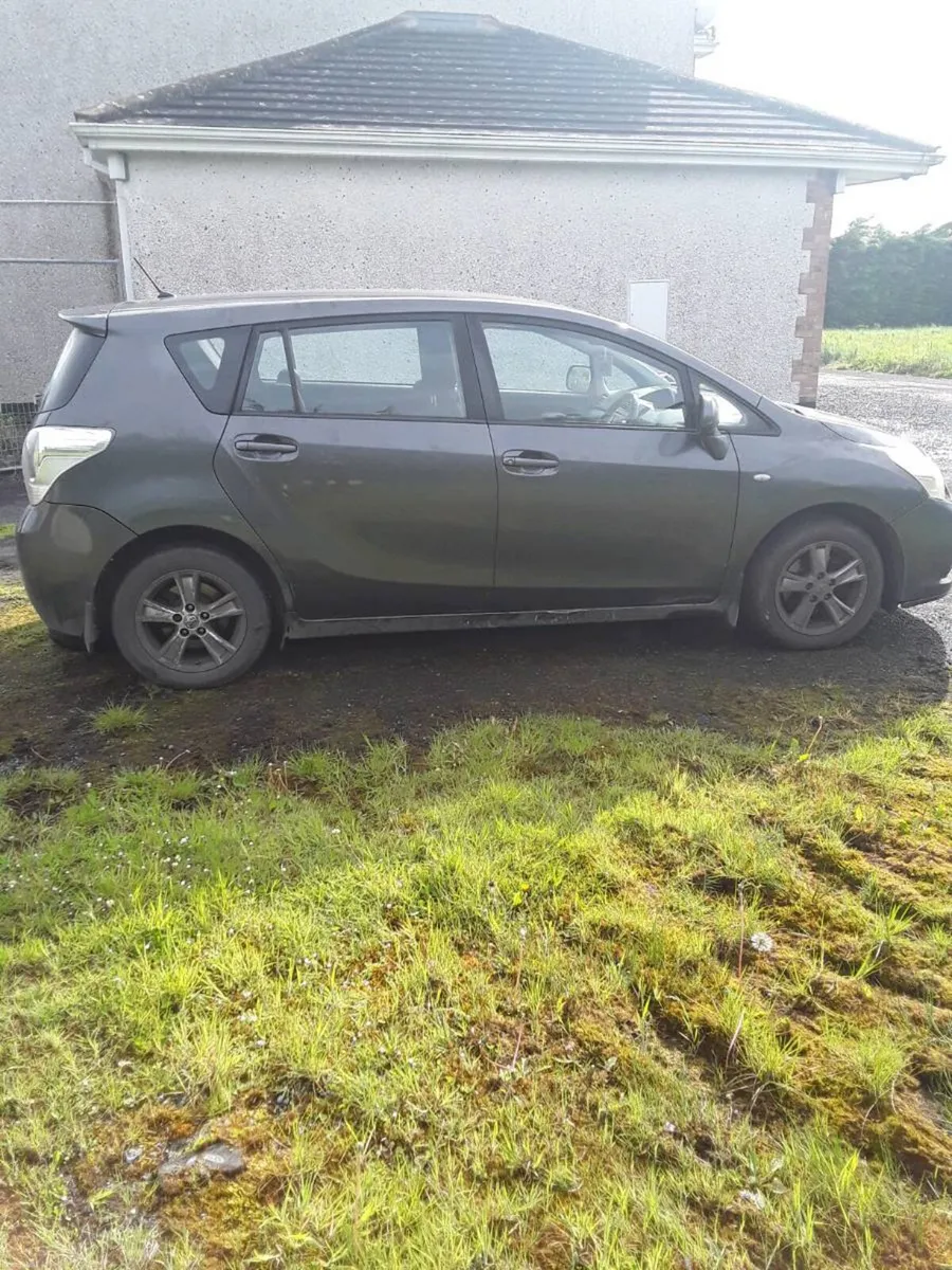 Toyota verso 7 seater diesel  towbar - Image 4