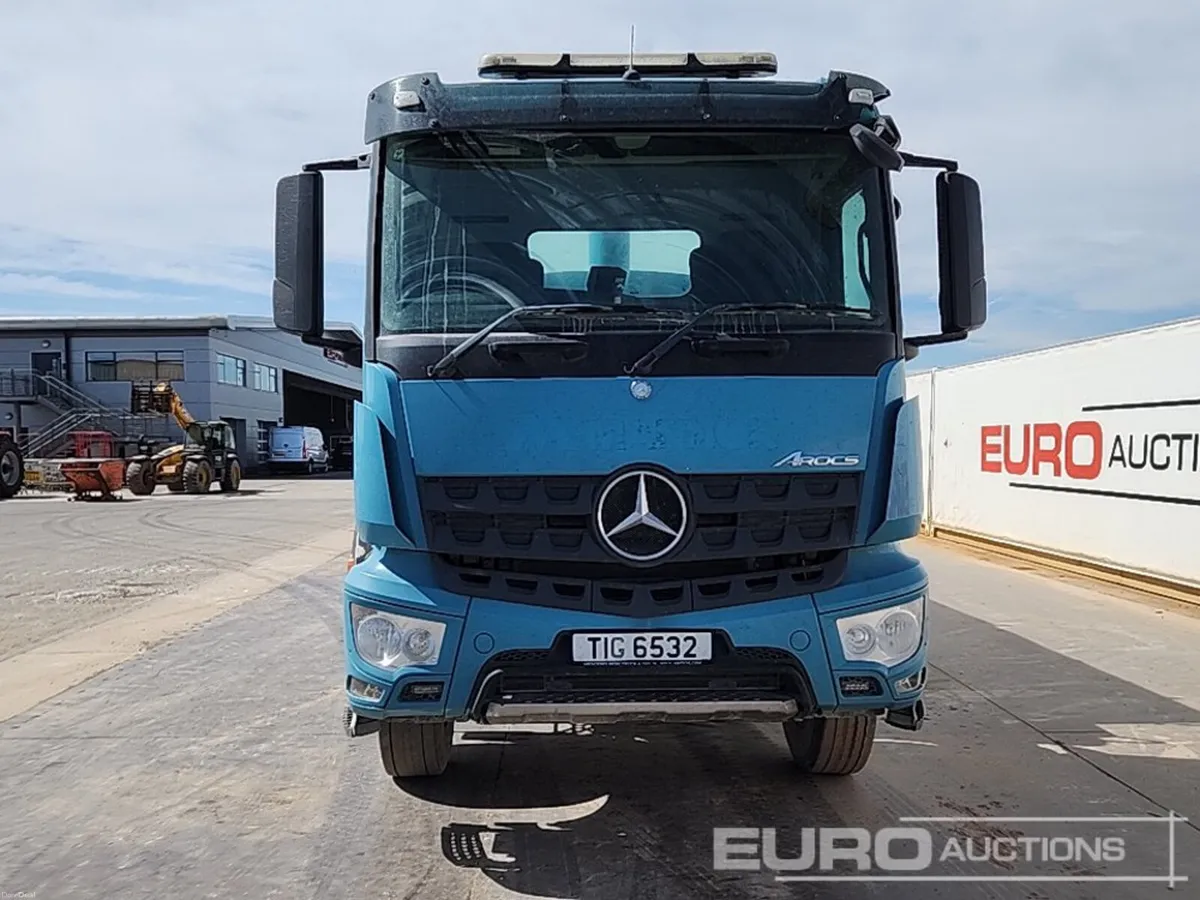 2018 Mercedes Arocs 3240 - Image 2