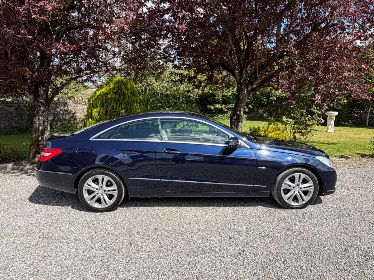 Mercedes-Benz E-Class - Image 3
