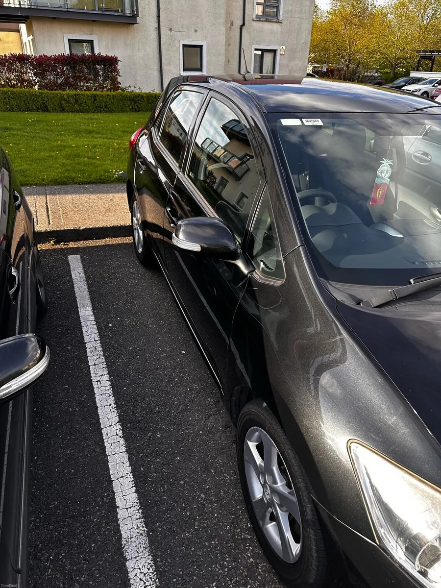 Toyota Auris Automatic - Image 2