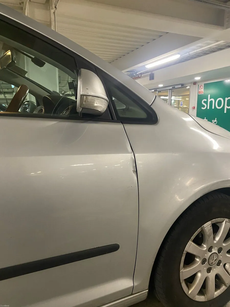 Car - Image 4