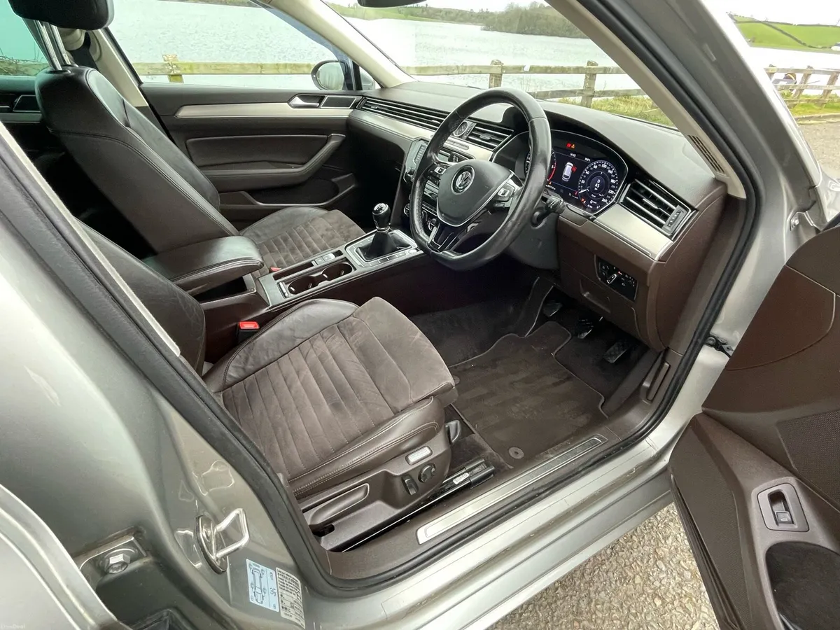 Volkswagen Passat - Image 3