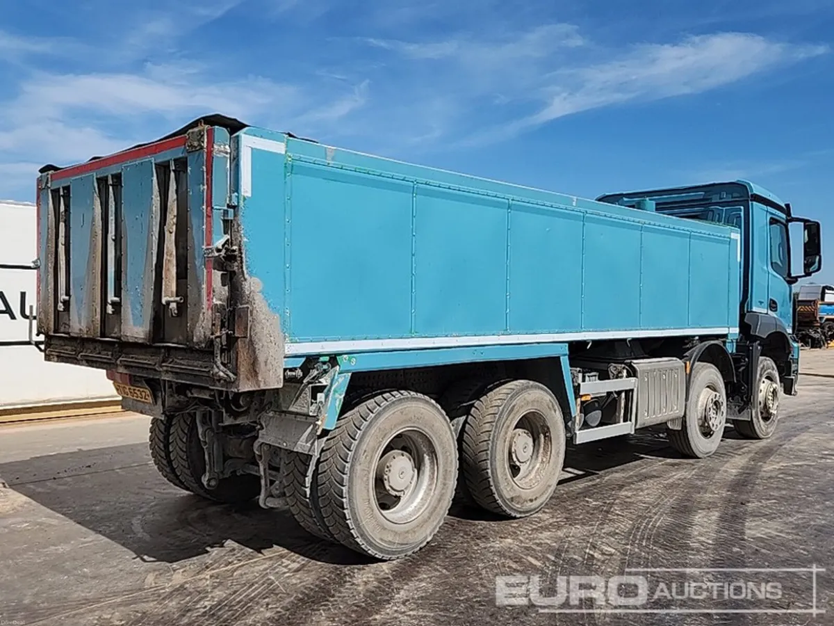 2018 Mercedes Arocs 3240 - Image 3