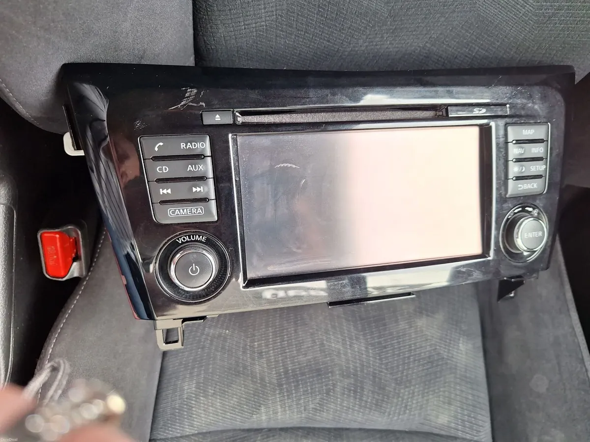 Car Radio - Image 1