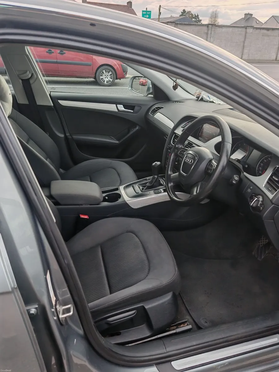 Audi A4 2010 - Image 3