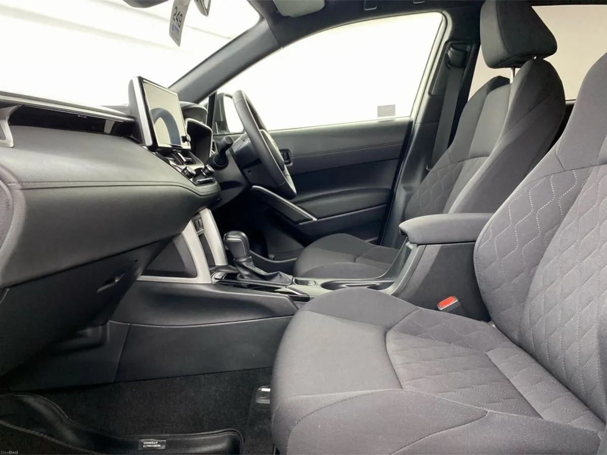 Toyota Corolla Cross G - Image 4