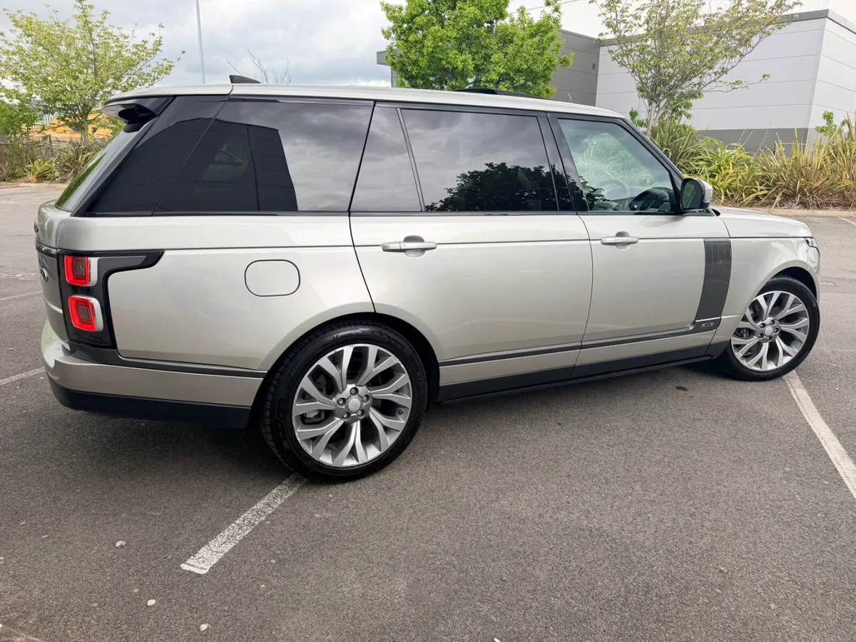 2019 Land Rover Range Rover Vogue P400 ~ LWB ~ - Image 3