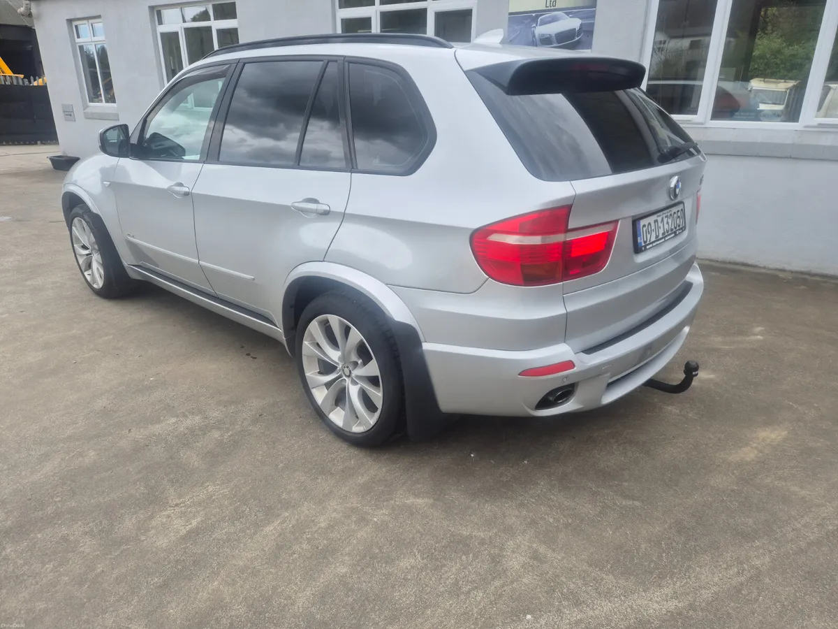 BMW X5 2009 Xdrive 35d Crewcab - Image 3