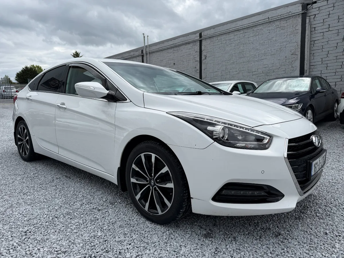 2016 (161) Hyundai i40 1.7 Executive - Image 1