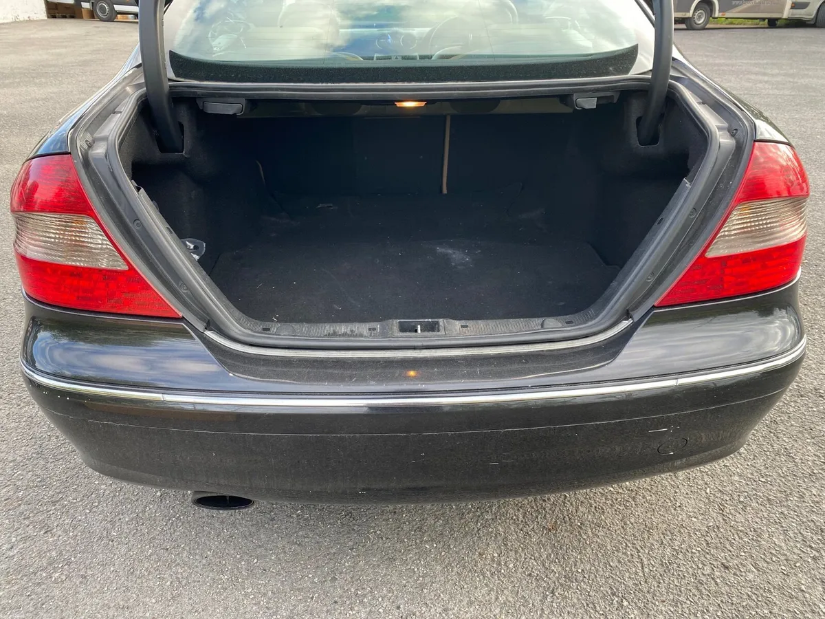 Mercedes-Benz CLK200 Avantgarde - Image 6