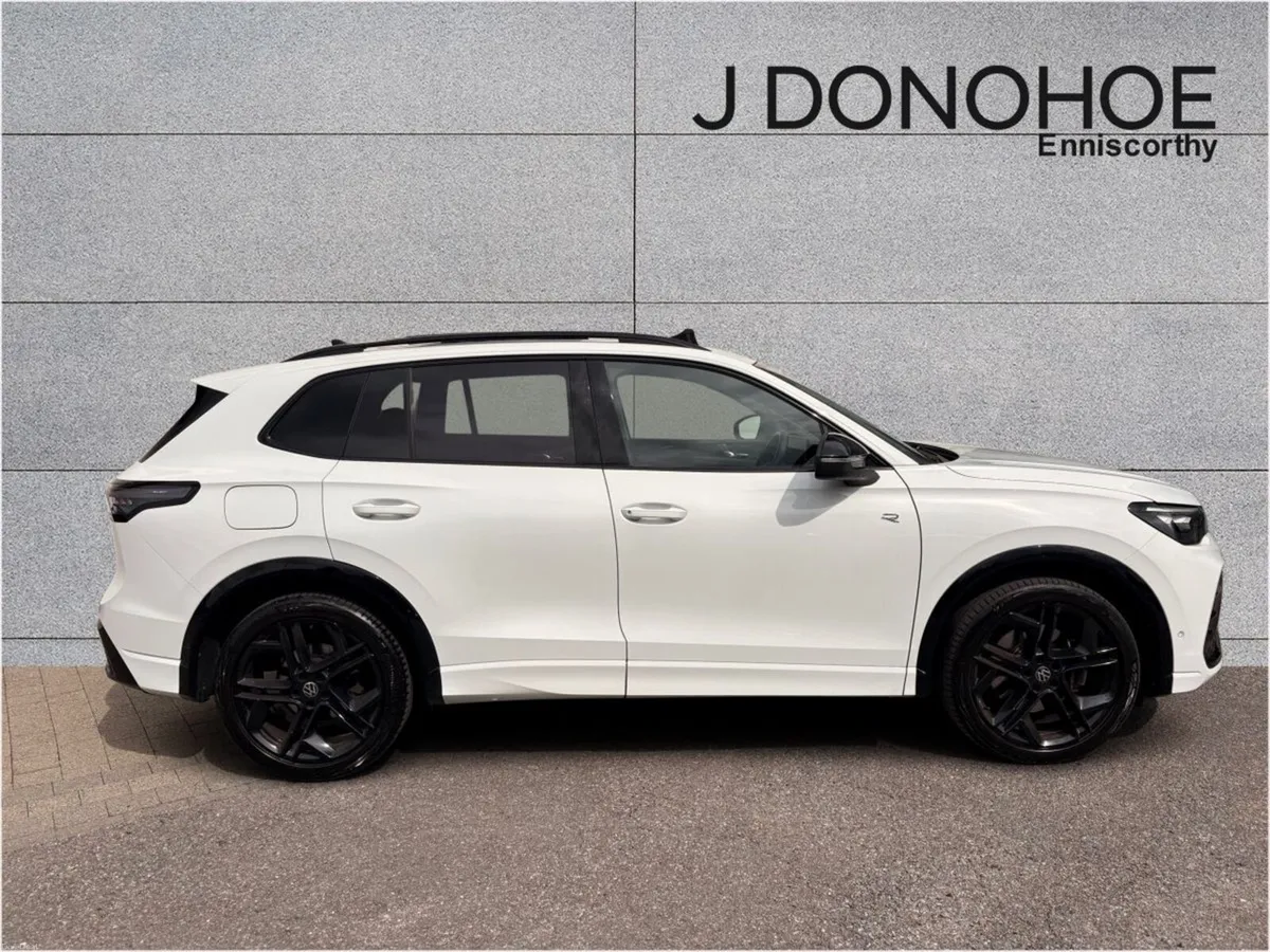 Volkswagen Tiguan 2.0 TDI 150HP R-Line Sun-roof - Image 3