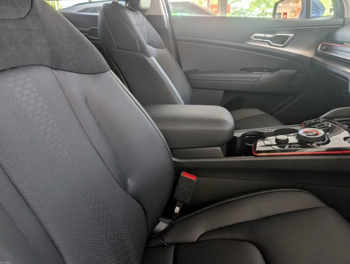 Kia Sportage Plug-in Hybrid - Image 6