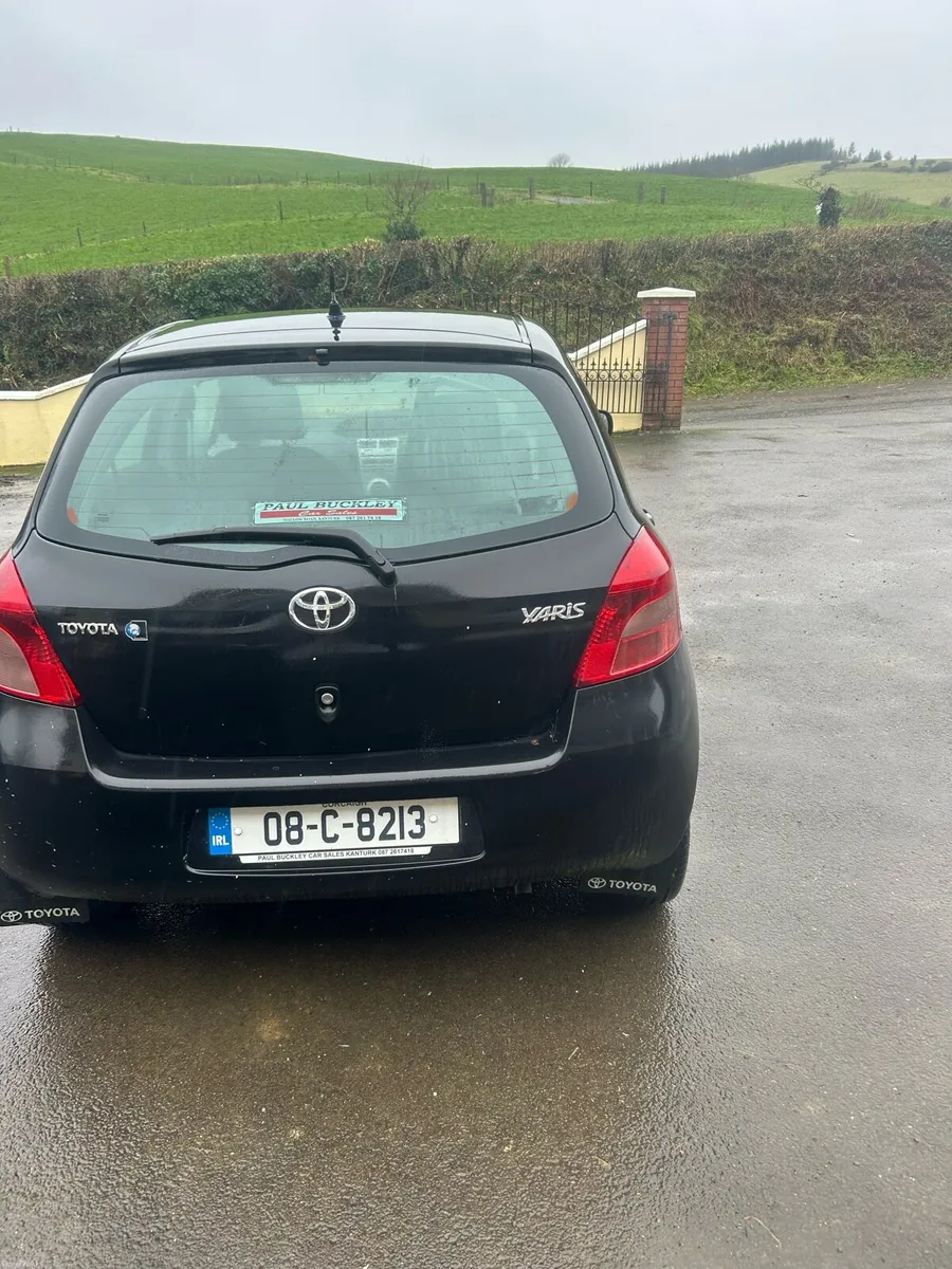 Toyota Yaris 98,000 km - Image 3