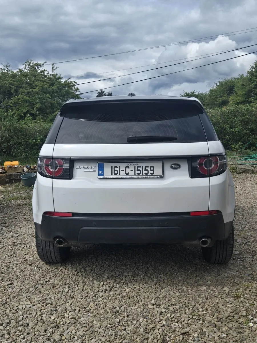 LAND ROVER DISCOVERY SPORT 2.0 TD4  7 SEAT - Image 2
